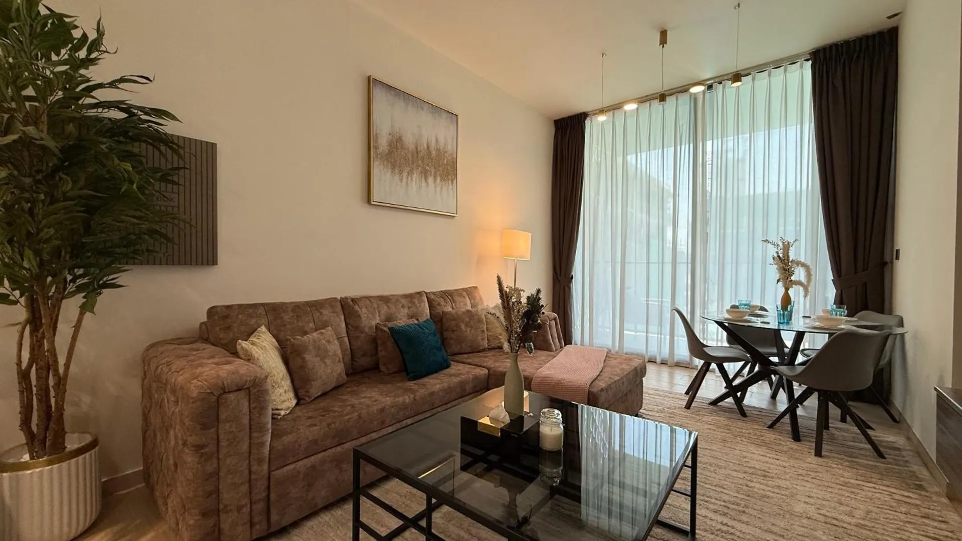 Stylish 1Br Jvc Stay In Binghatti Pool View Ντουμπάι Διαμέρισμα
