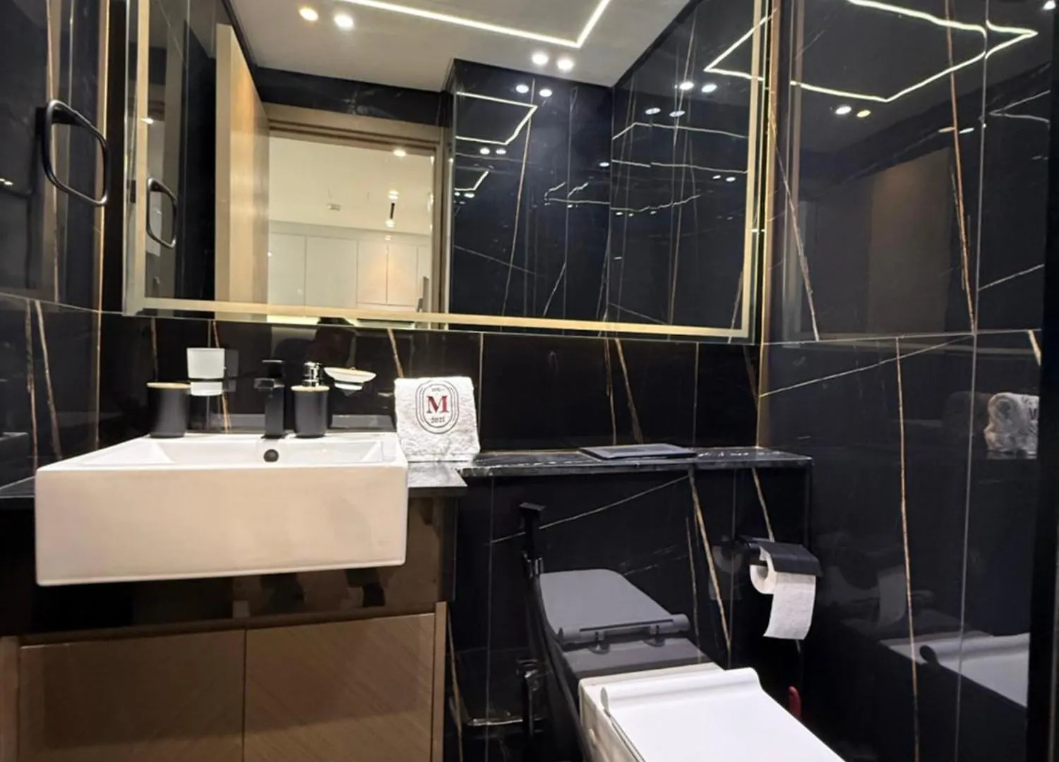 Stylish 1Br Jvc Stay In Binghatti Pool View Dubai Apartment