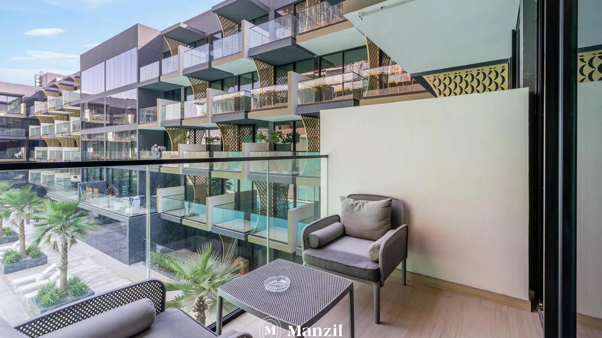 Stylish 1Br Jvc Stay In Binghatti Pool View Dubai